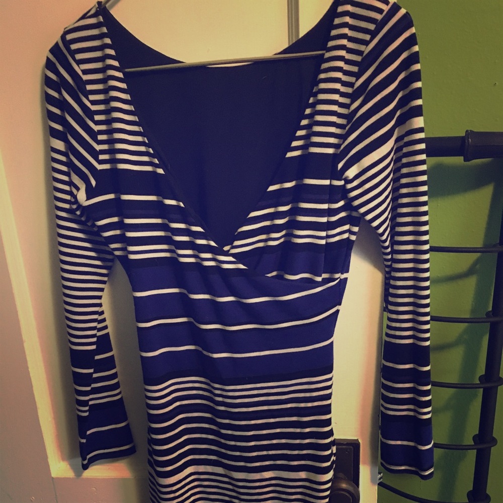 Low back bodycon striped dress with ruched sides